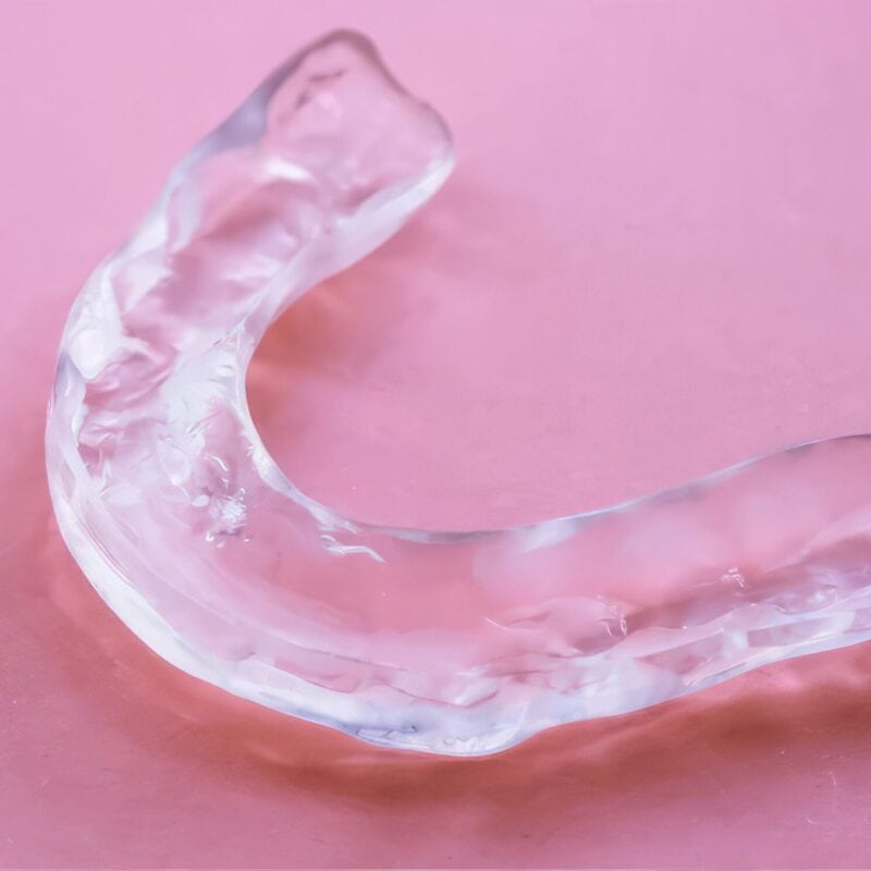 Férula oclusal termoformada – Solución personalizada para limitar el bruxismo y aliviar tensiones musculares
